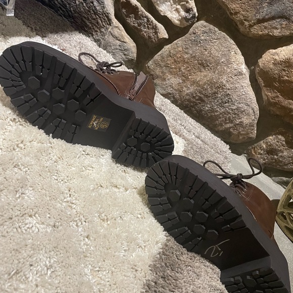 Chelsea boots. Perfect condition. - Picture 7 of 7